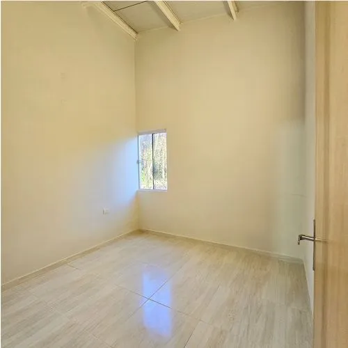 Tercer dormitorio de la CasaMas modelo Minimalista de 3 dormitorios